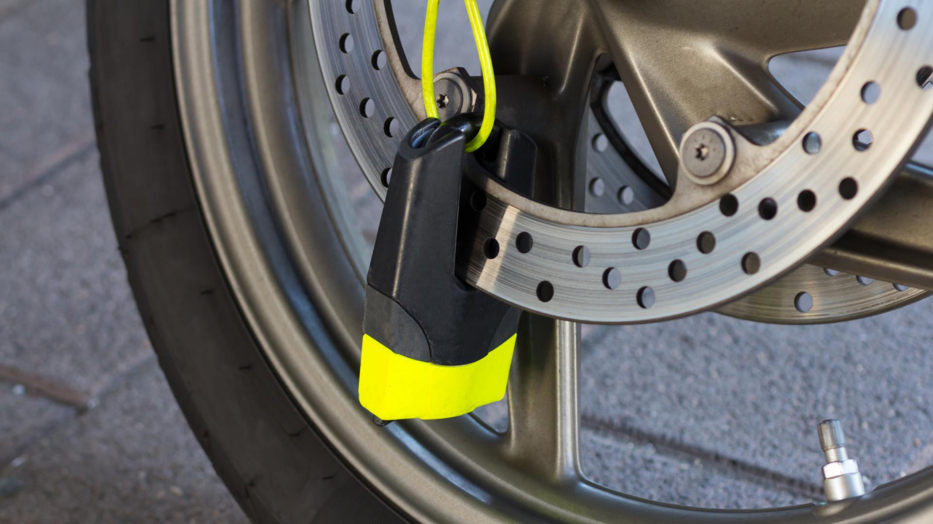 Melhores Travas e Cadeados para Moto: 10 Ótimas Opções