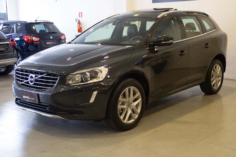 Volvo XC 60 D5 MOMEMTUM 2016