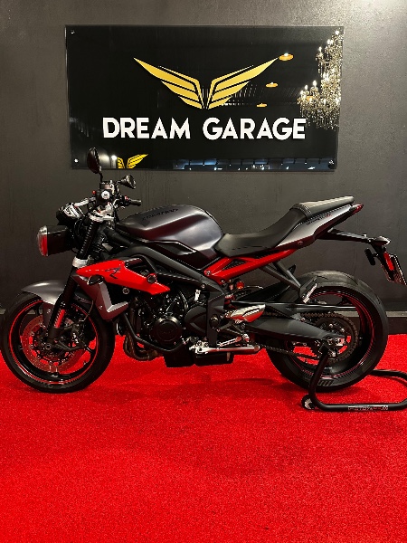 Triumph STREET TRIPLE 675 2015