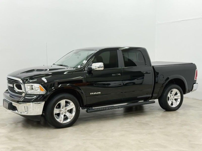 RAM CLASSIC 5.7 LARAMIE V8 HEMI 2022