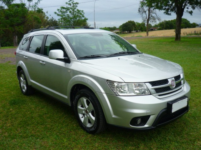 Fiat FREEMONT 2.4 PRECISION 16V GASOLINA 4P AUTOMÁTICO 2012