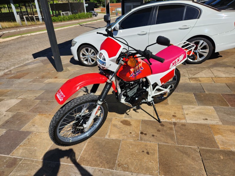 Honda XLX 250R VERMELHA 1989
