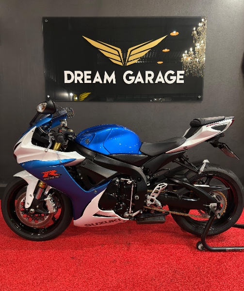 Suzuki MOTOS GSX 750R SRAD 2014