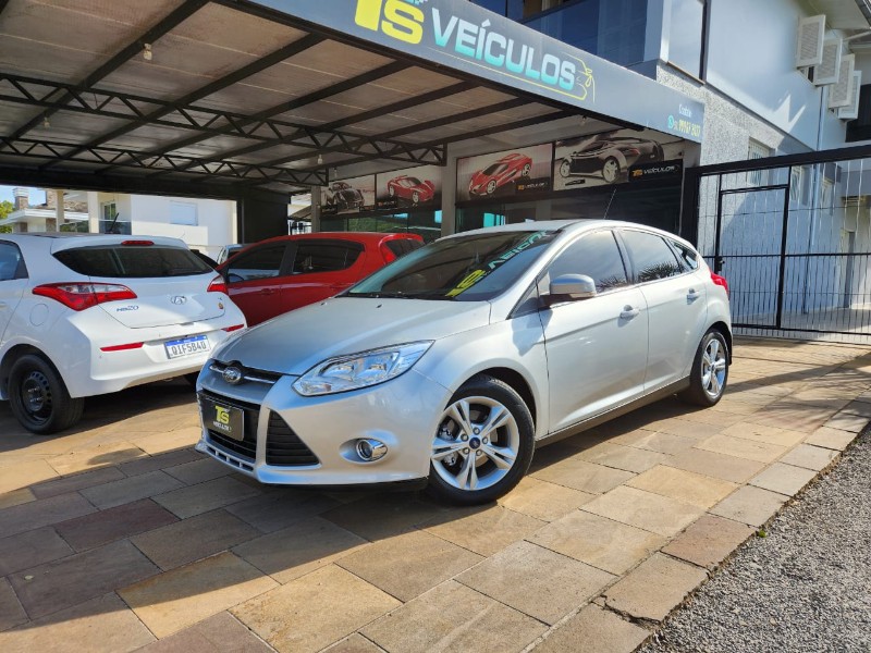Ford FOCUS HATCH SE 1.6 16V 2013