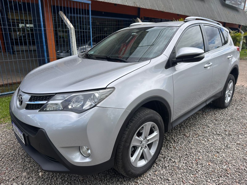 Toyota RAV-4 2.0 2013