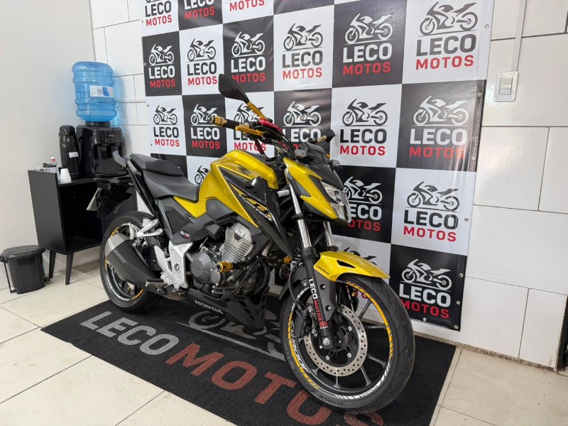 Honda MOTOS CB 300F TWISTER ABS 2023
