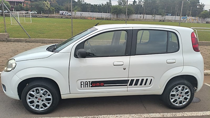 Fiat UNO 1.0 EVO VIVACE 8V FLEX 4P MANUAL 2012