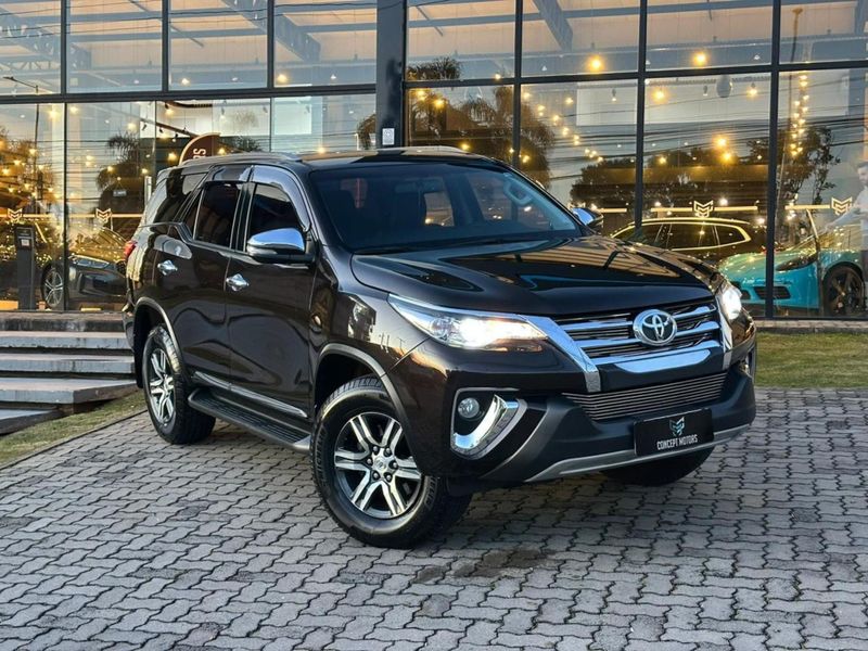 Toyota HILUX SW4 SRV 4×2 2.7 FLEX 16V AUT. 2018
