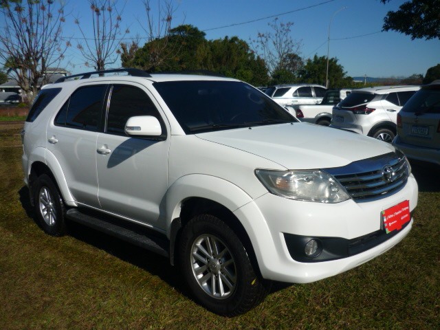 Toyota HILUX SW4 2.7 SR 4X2 16V FLEX 4P AUTOMÁTICO 2015