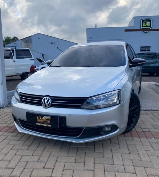 Volkswagen JETTA 2.0 TSI HIGHLINE 211CV GASOLINA 2013