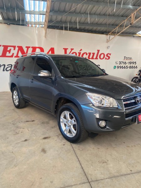 Toyota RAV-4 2.4 2011