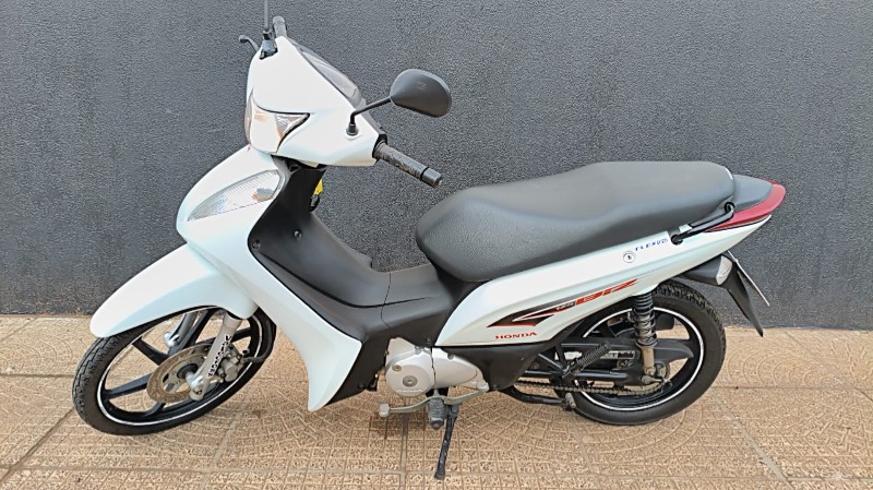 Honda MOTOS BIZ 125 EX 2015