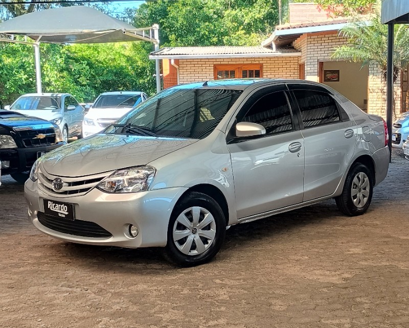 Toyota ETIOS 1.5 XS SEDAN 16V FLEX 4P MANUAL 2015