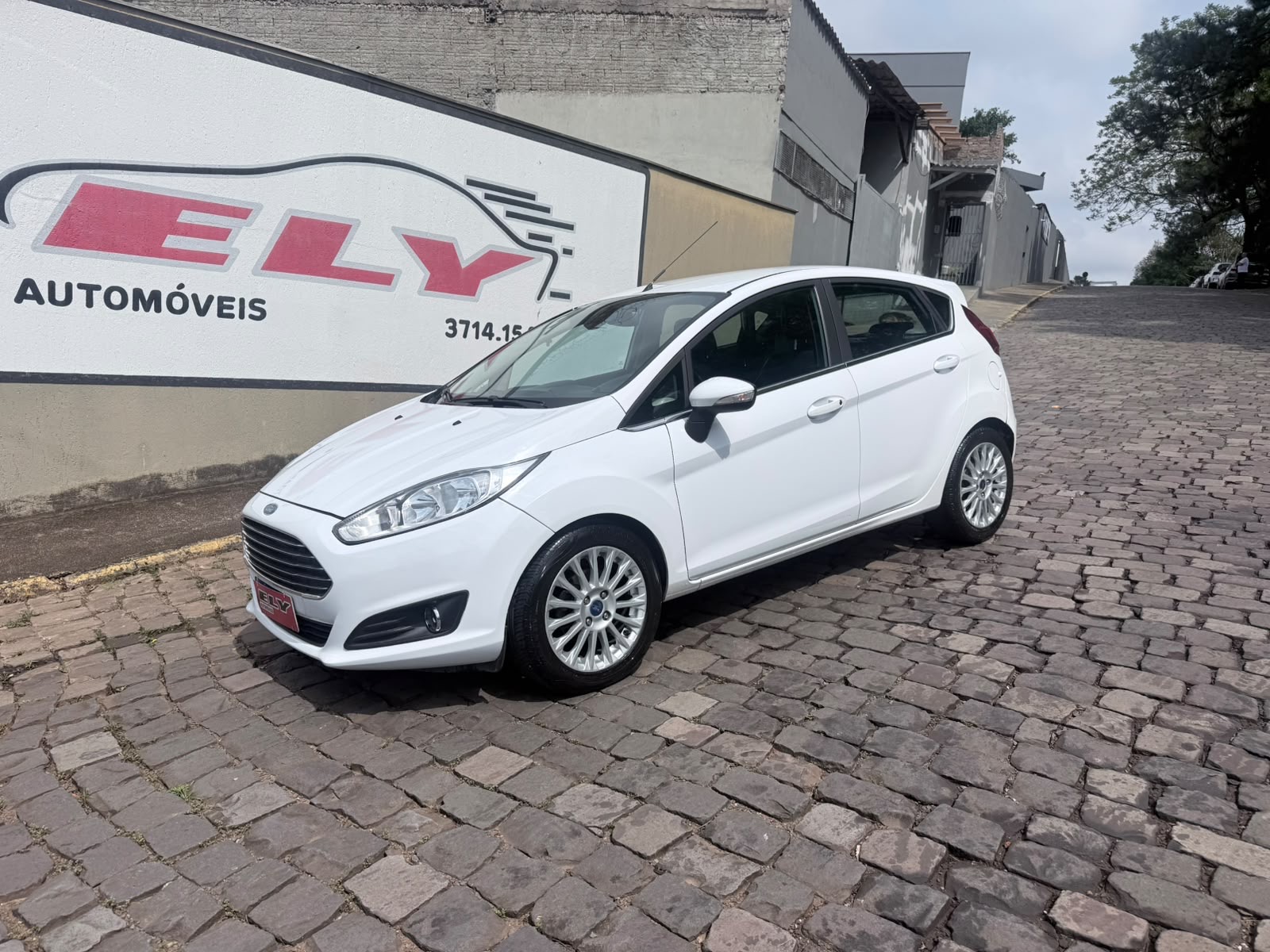 Ford Fiesta 1.6 Titanium Hatch 2015