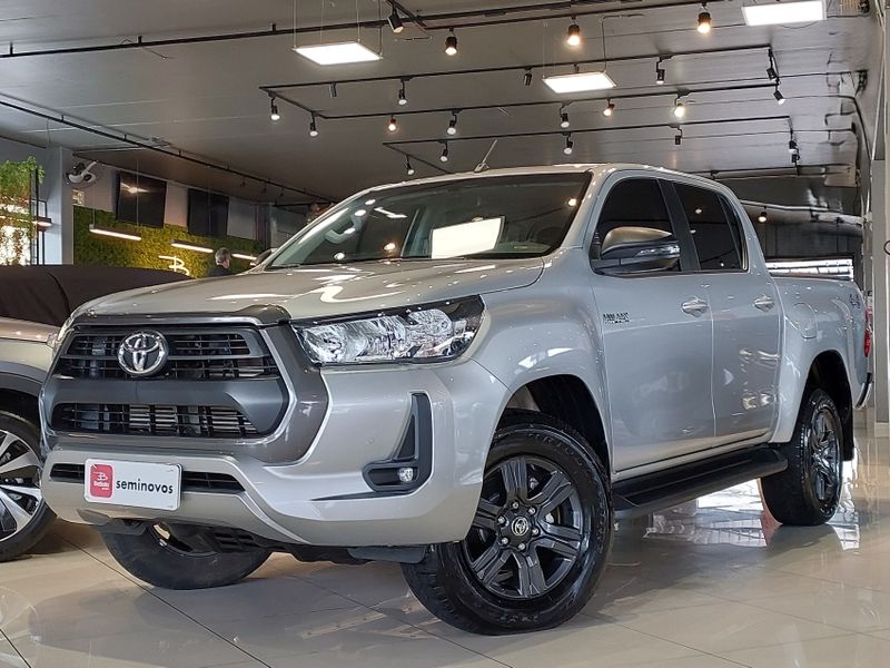 Toyota HILUX 2.8 D-4D TURBO DIESEL CD SR 4X4 AUTOMÁTICO 2025
