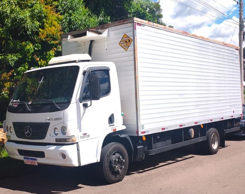 Mercedes-Benz ACCELO 1016 2P BAÚ 2013
