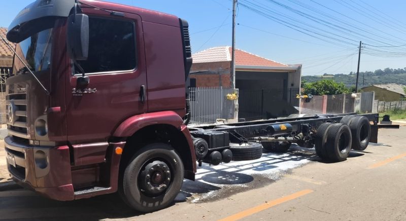 Volkswagen 24280 24-280 E CONSTEL 6X2 2P (E5) CHASSI 2021