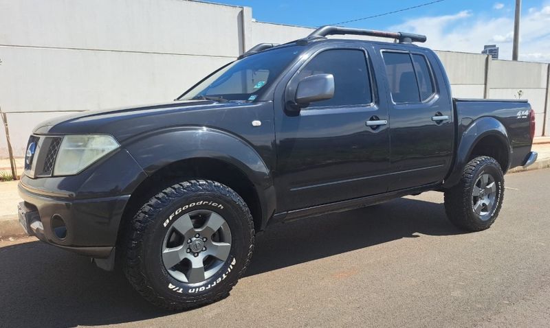 Nissan FRONTIER 2.5 LE 4X4 CD TURBO ELETRONIC DIESEL 4P AUTOMÁTICO 2010