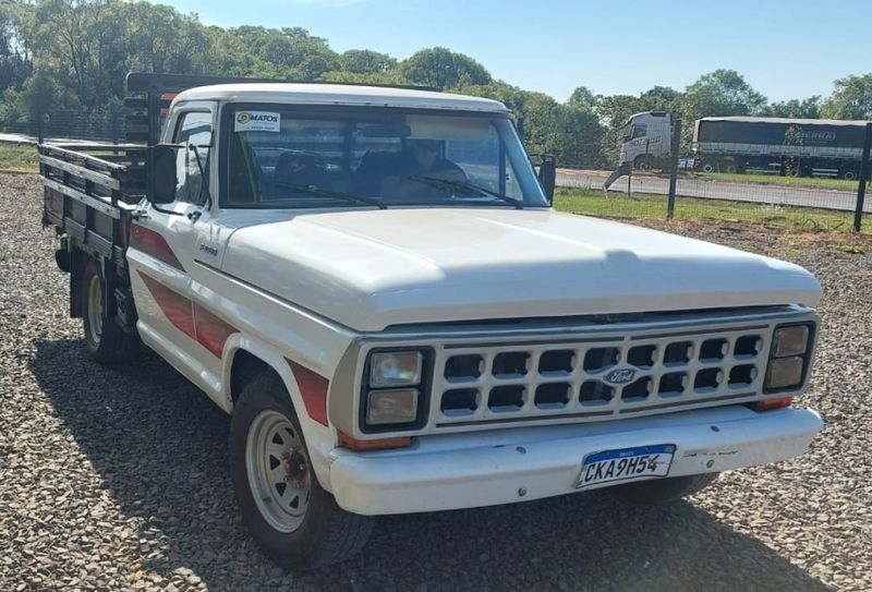 Ford F-1000 3.9 SUPER SÉRIE CS 8V DIESEL 2P MANUAL 1983