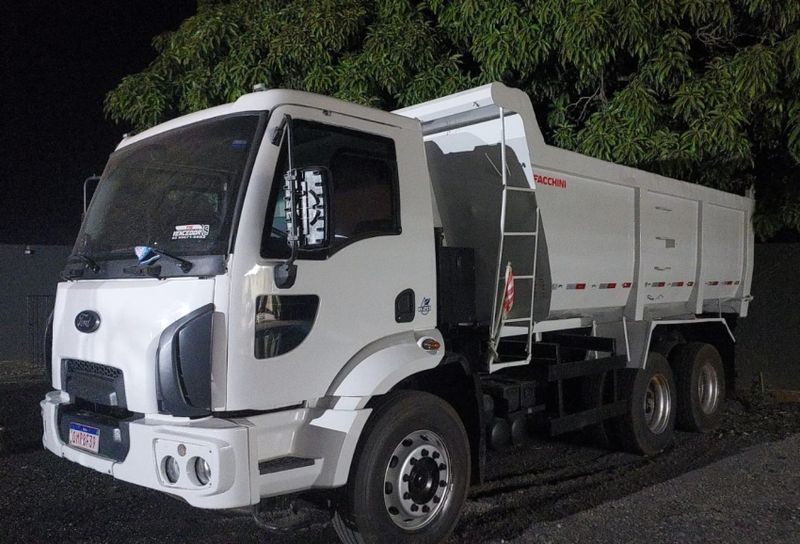Ford CARGO 2629 E 6X4 TURBO 2P CAÇAMBA 2014