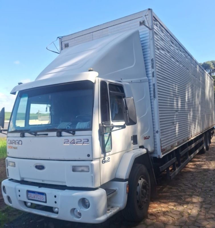 Ford CARGO 2422 3-EIXOS BAÚ 2004