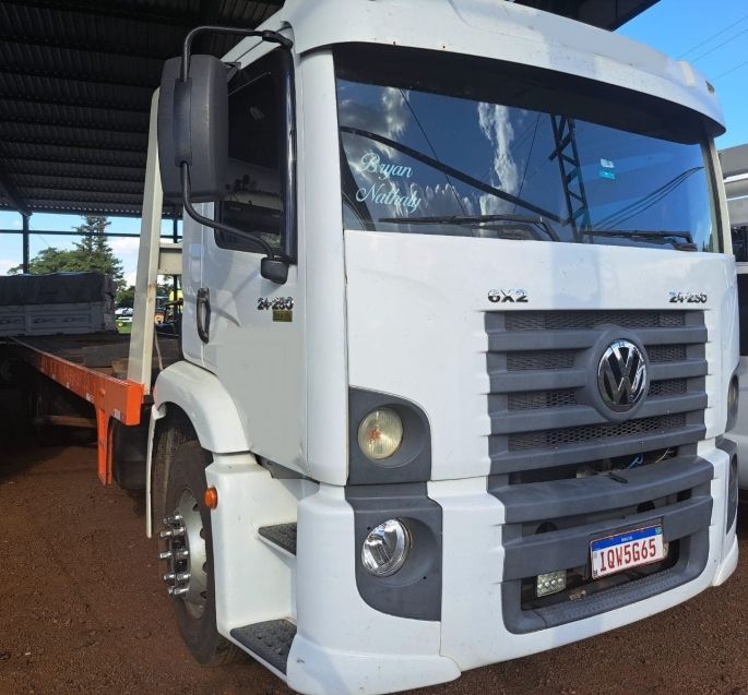 Volkswagen 24250 VW 24-250 E CONSTELLATION 3-EIXOS PLATAFORMA 2010