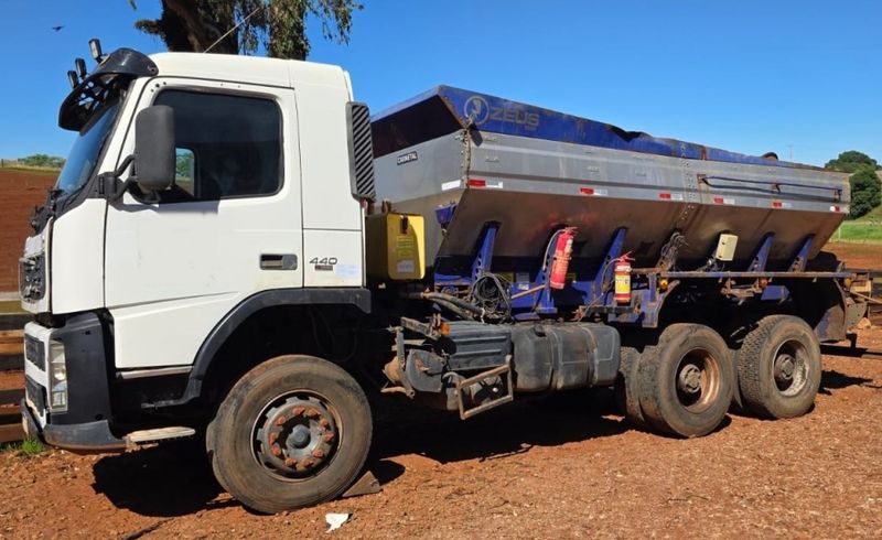 Volvo FMX 500 6X4 FM 440 6X4 DISTRIBUIDOR FERTILIZANTES 2009