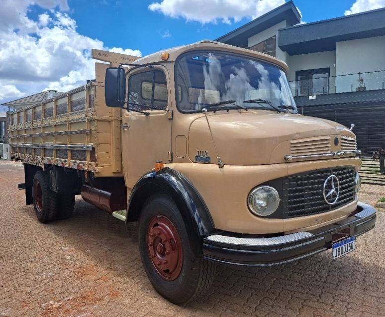 Mercedes-Benz 1113 L-1113 4X2 GRANELEIRO 1981