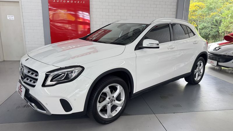 Mercedes-Benz GLA 200 ADVANCE 1.6/ TB 16V 2020 (foto 1 de 17)