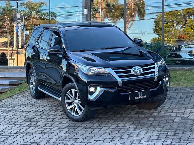 Toyota HILUX SW4 SRX 4X4 2.8 TDI 16V DIES AUT. 2019