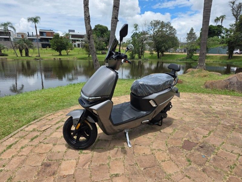 Outros SPACE 1000W AUTOPROPELIDO 2026