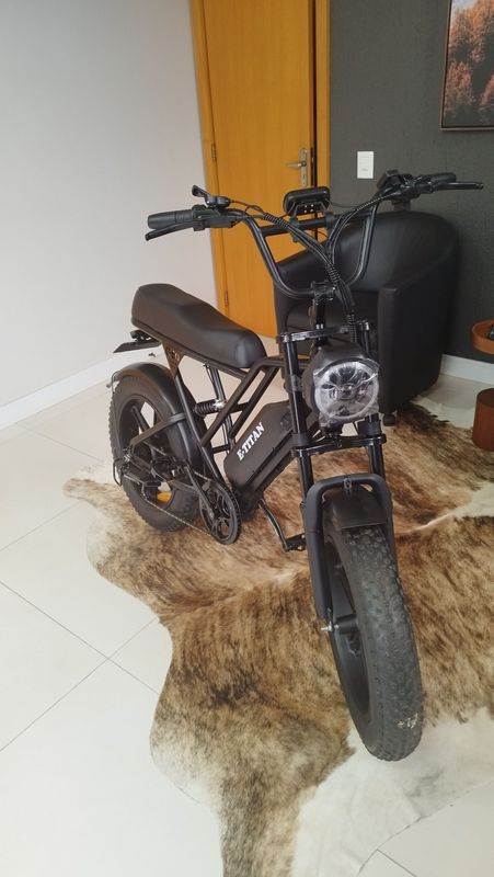 Outros G60 1000W AUTOPROPELIDO 2026