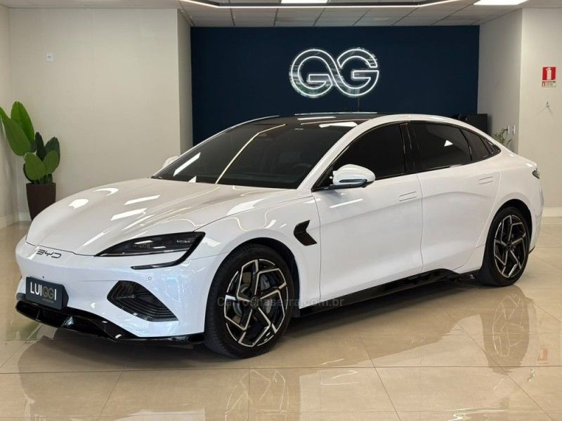 BYD SEAL AWD ELÉTRICO 2025