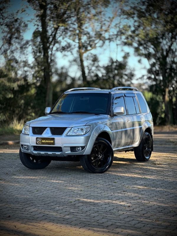 Mitsubishi PAJERO TR4 2.0 2010 (foto 1 de 20)