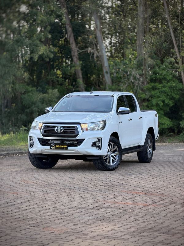 Toyota HILUX CAB.DUPLA SRV 2.8 TB 2019 (foto 1 de 20)