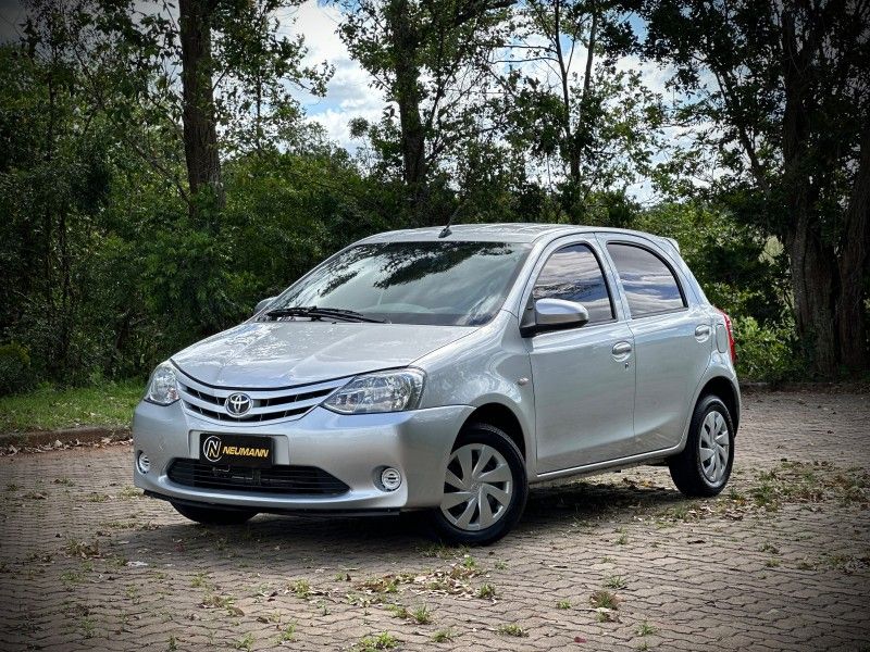 Toyota ETIOS X 1.3 2017
