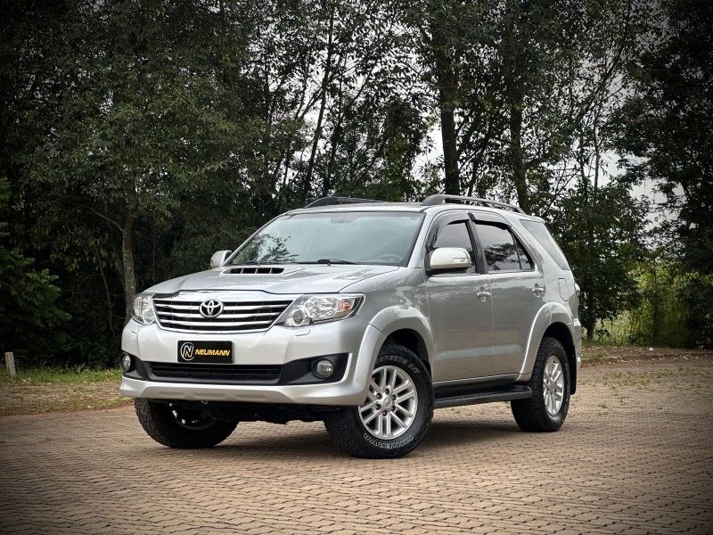 Toyota HILUX SW4 SRV 3.0 2013