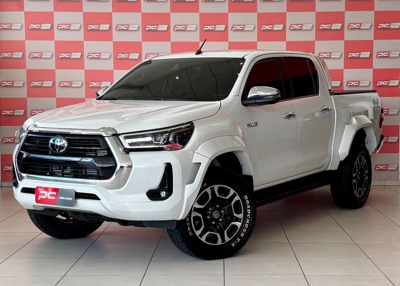 Toyota HILUX CD SRX PLUS 4X4 2.8 TDI DIE 2024